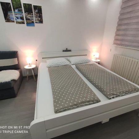 Apartments Airport Inn Dubrave Gornje ภายนอก รูปภาพ