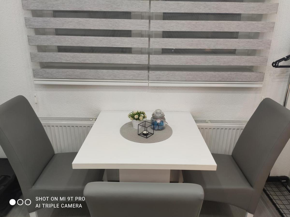 Apartments Airport Inn Dubrave Gornje ภายนอก รูปภาพ